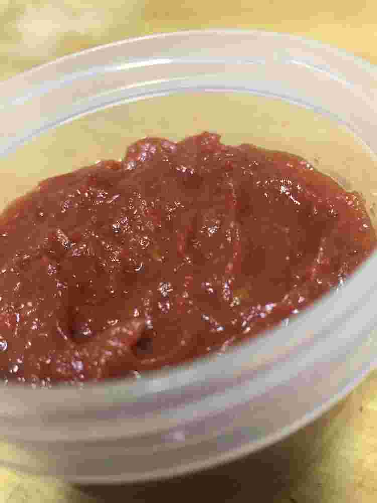 隠し味に白味噌と昆布だしを使ったトマトソース