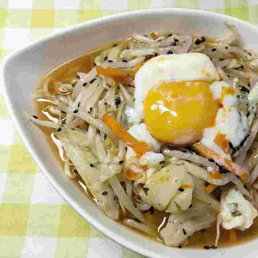 隠し味に酢を入れたさっぱり味の醤油ラーメン