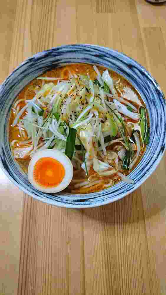 コチュジャンと豆板醤を入れたピリ辛味噌ラーメン