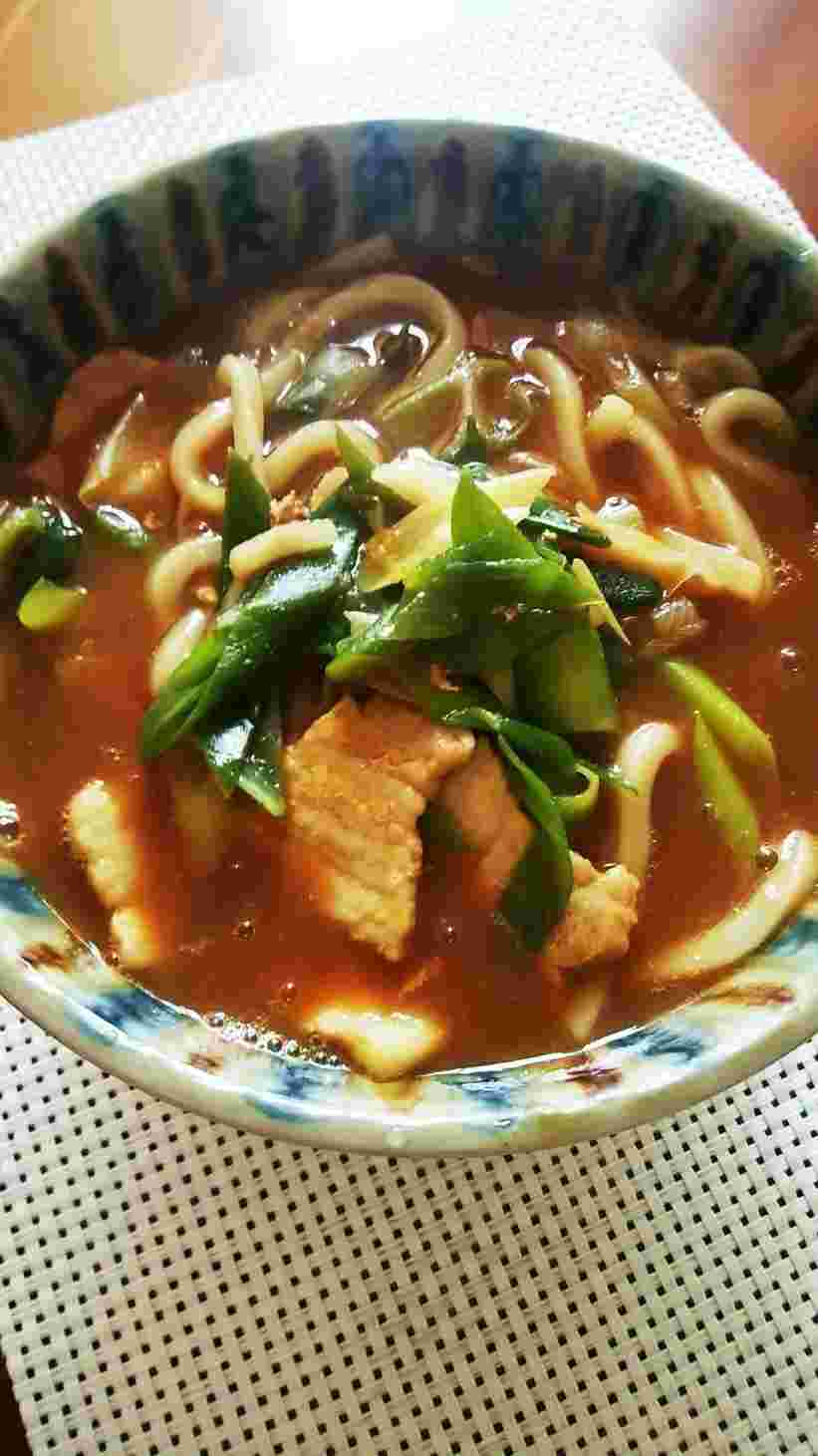 隠し味にチリパウダーを使ったカレーうどん