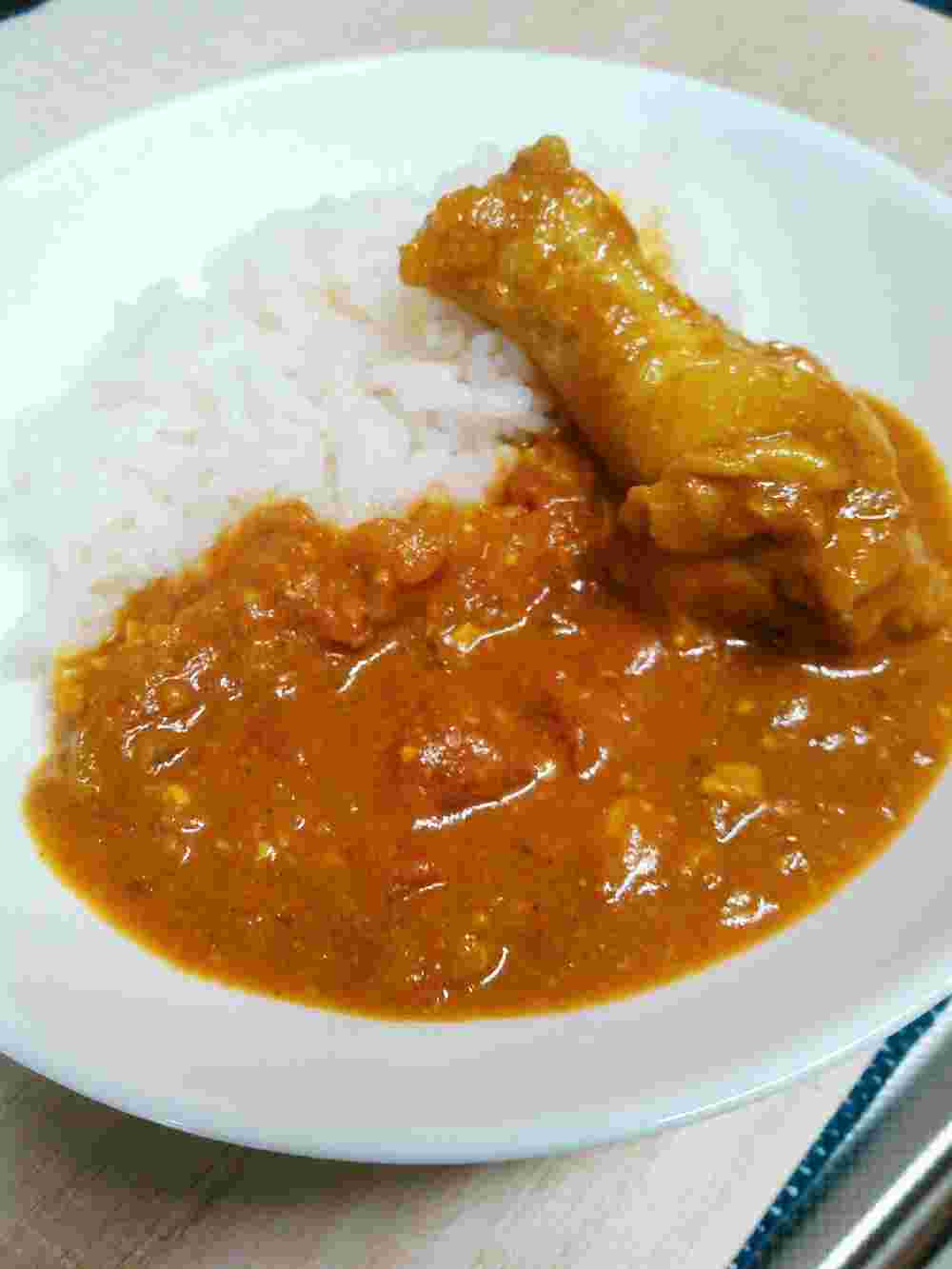 ヨーグルトが隠し味のトマトチキンカレー