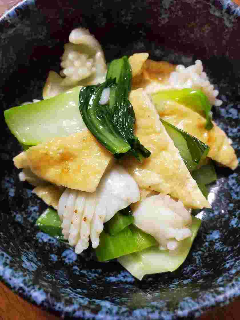 いかとチンゲン菜と油揚げの塩あんかけ炒め