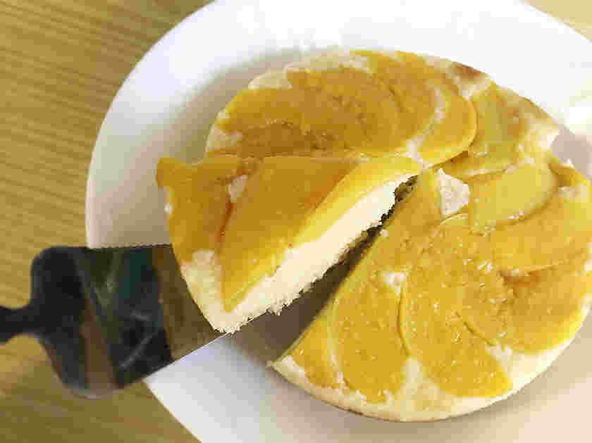 黄桃のケーキ