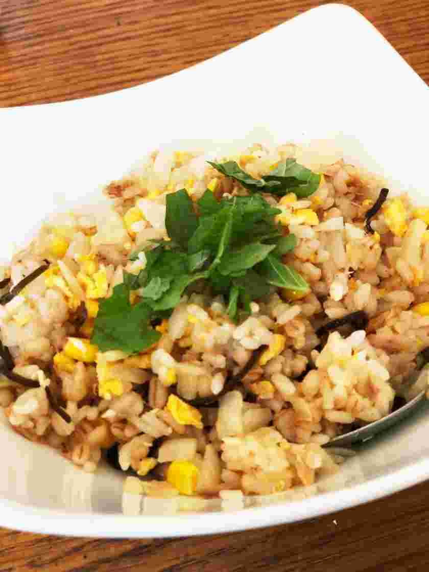 ランチにおすすめのツナと塩昆布のチャーハン