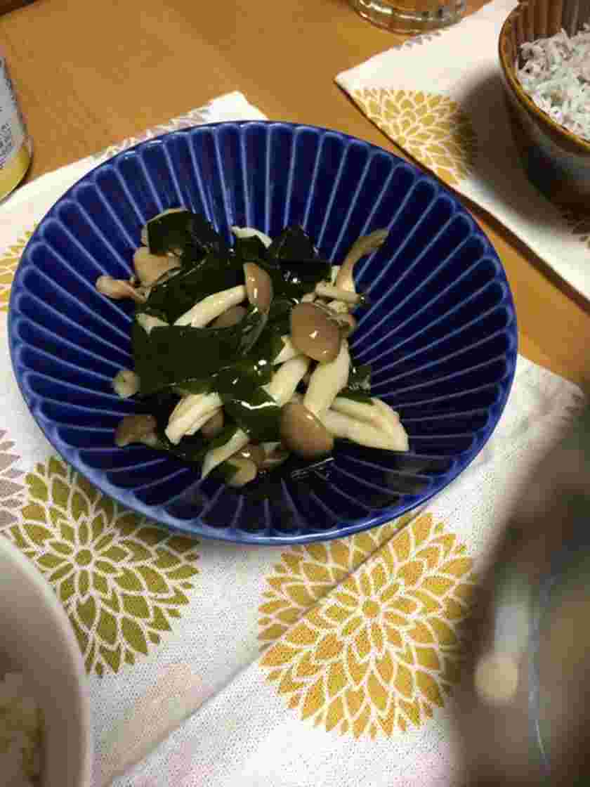ヘルシーな海藻とキノコの和え物