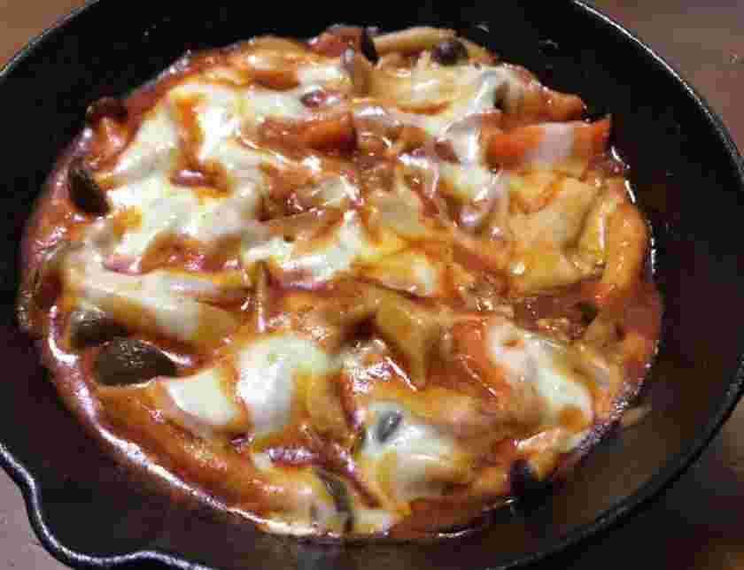 ヘルシーな野菜を使ったトマトチーズ焼き