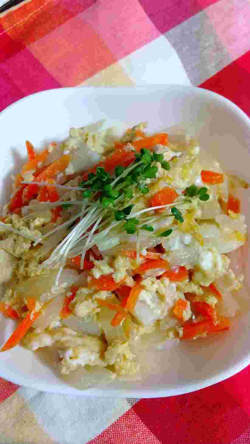 かまぼこと野菜の卵とじ丼ぶり