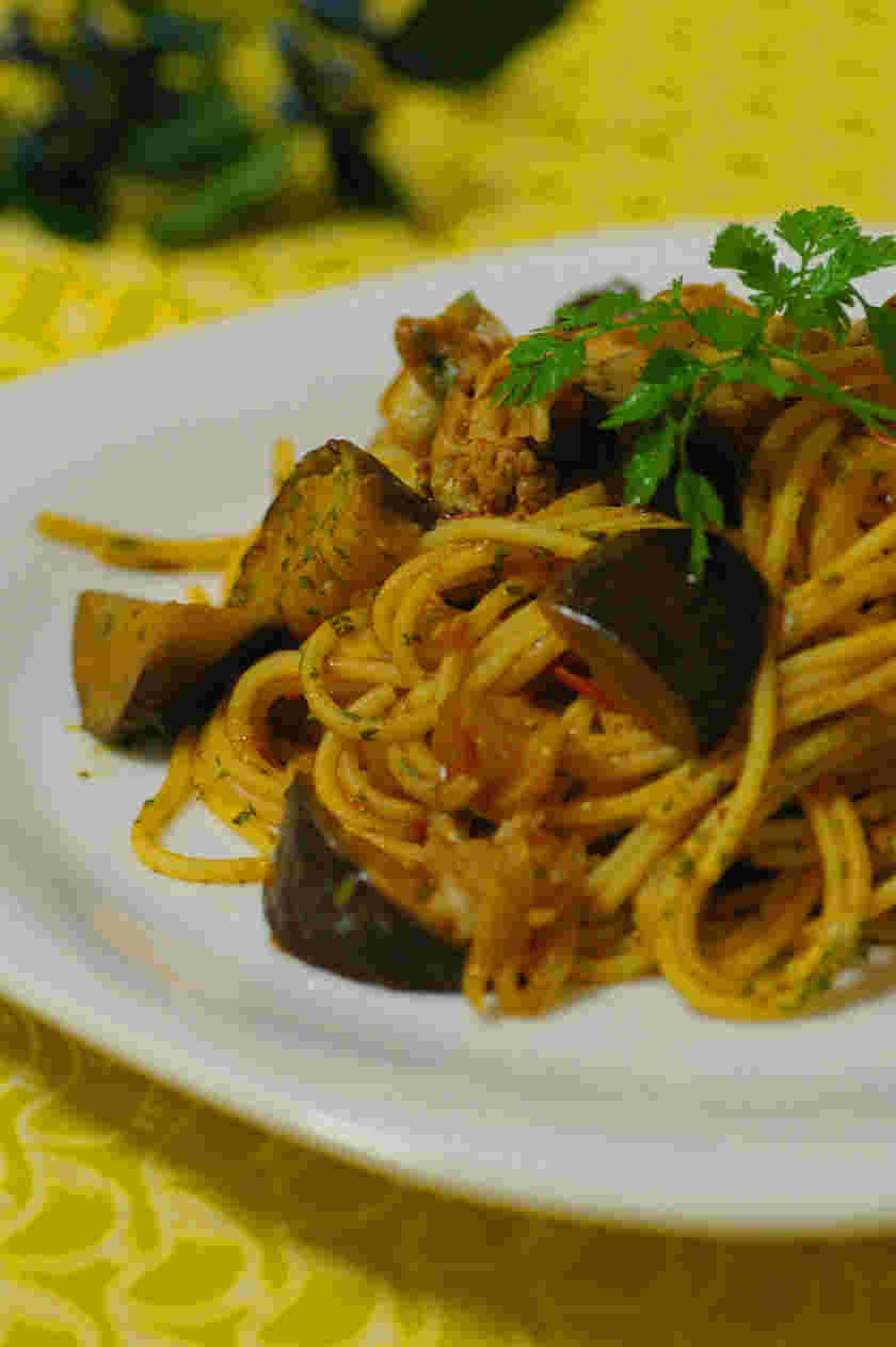 ナスと豚肉の簡単トマトパスタ