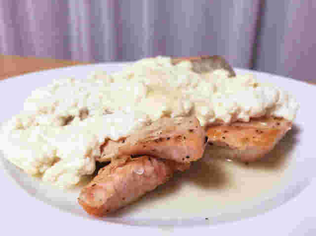 サーモンのソテー 豆腐チーズソース
