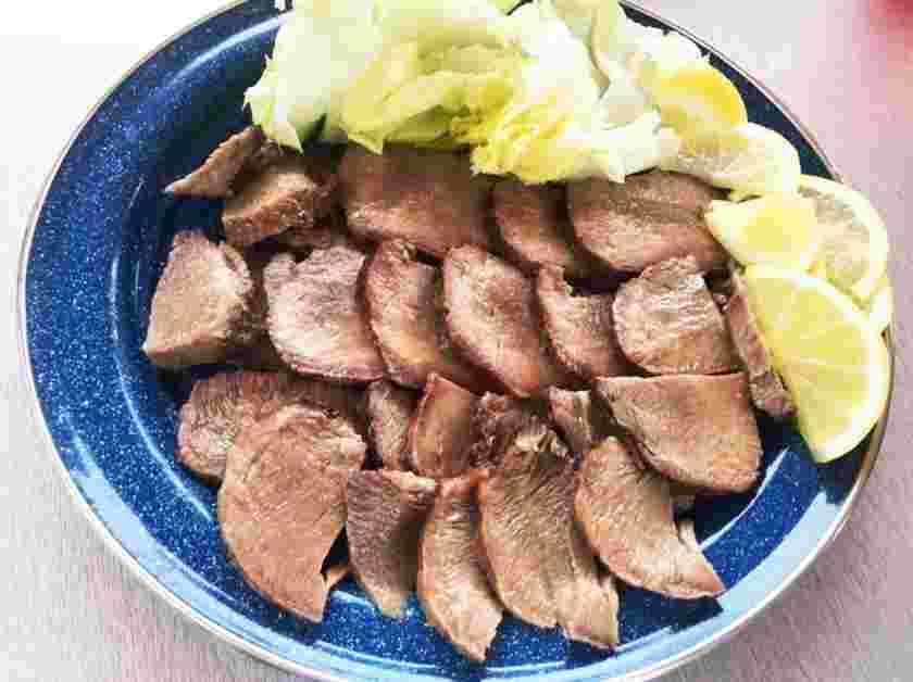 牛タンの塩釜焼き