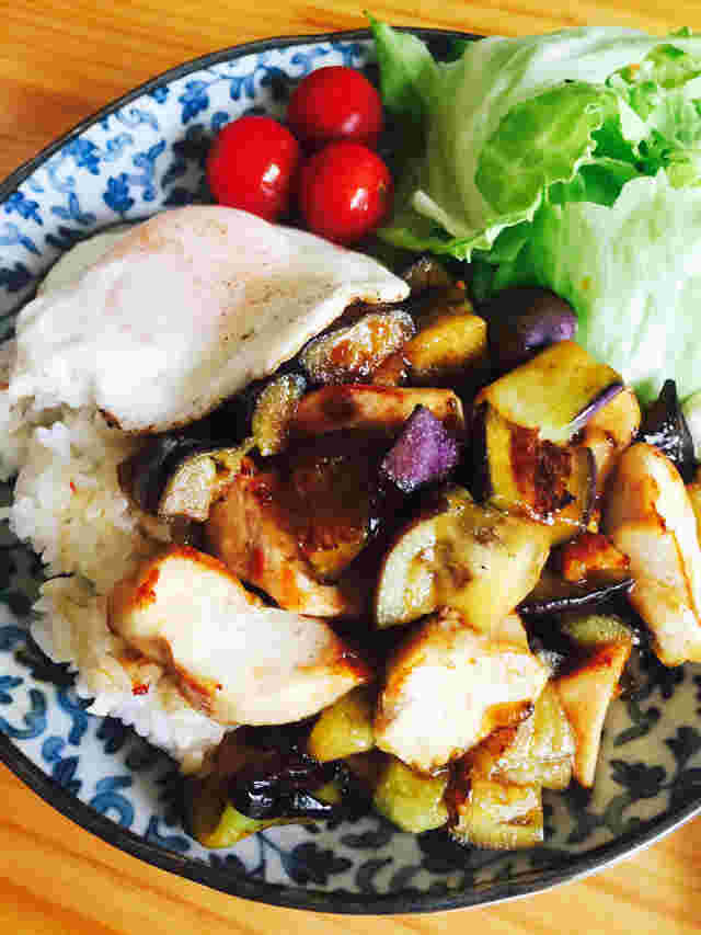茄子と鶏肉のピリ辛炒めワンプレートランチ