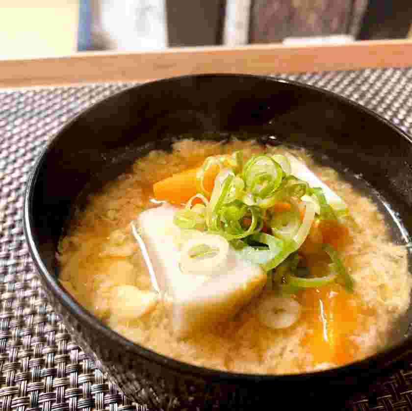 里芋とにんじんのかき玉味噌汁