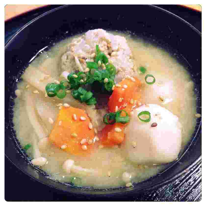 もやし肉団子と里芋の豆乳味噌汁
