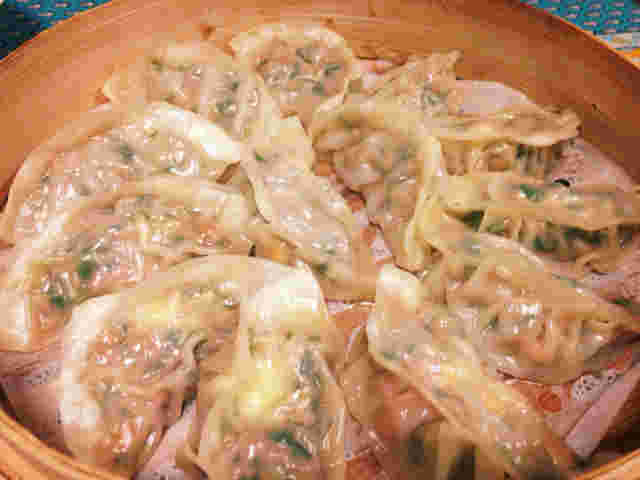 納豆とチーズ入り蒸し餃子