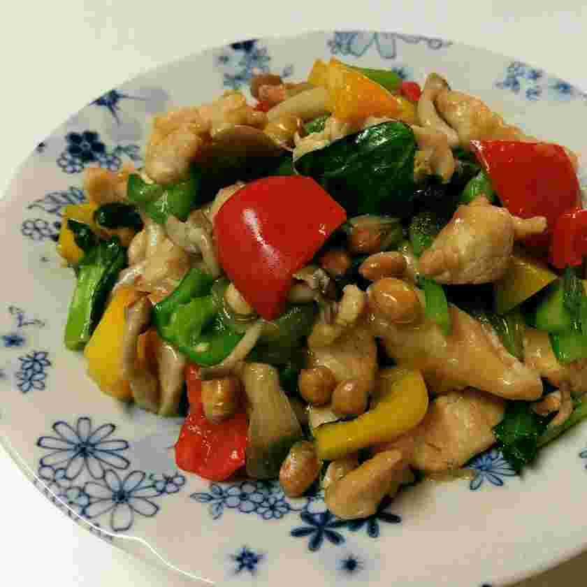 煎り大豆と鶏肉の炒め物