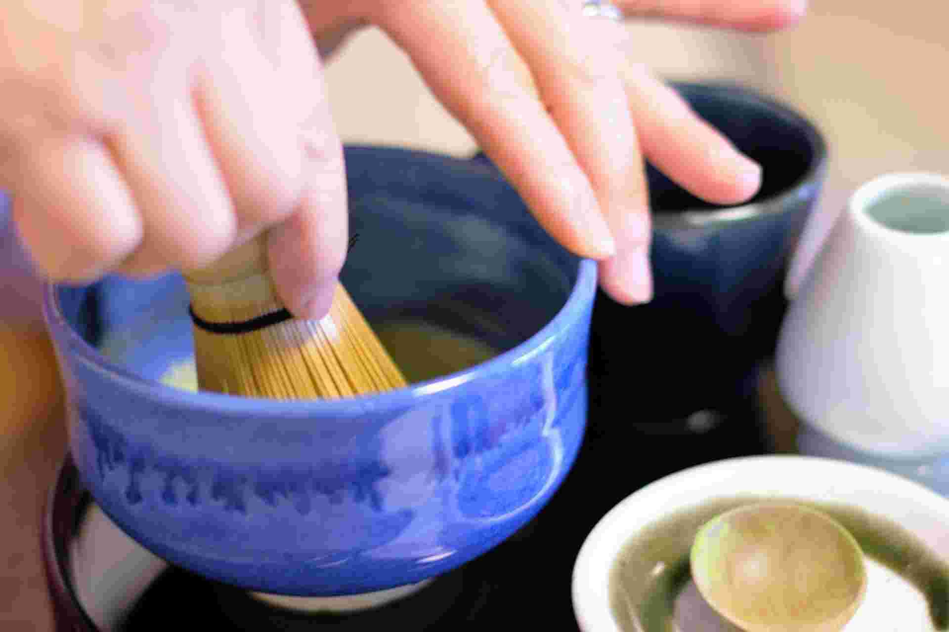 野点でのお茶の点て方