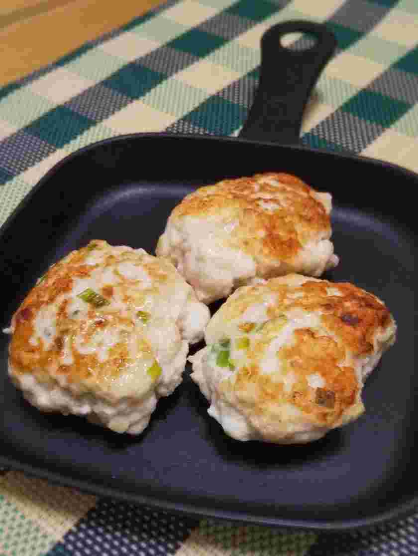 鶏ひき肉のふわふわはんぺんハンバーグ