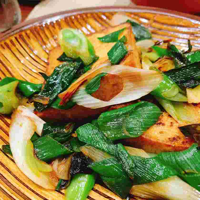 厚揚げと白ネギの甘辛炒め