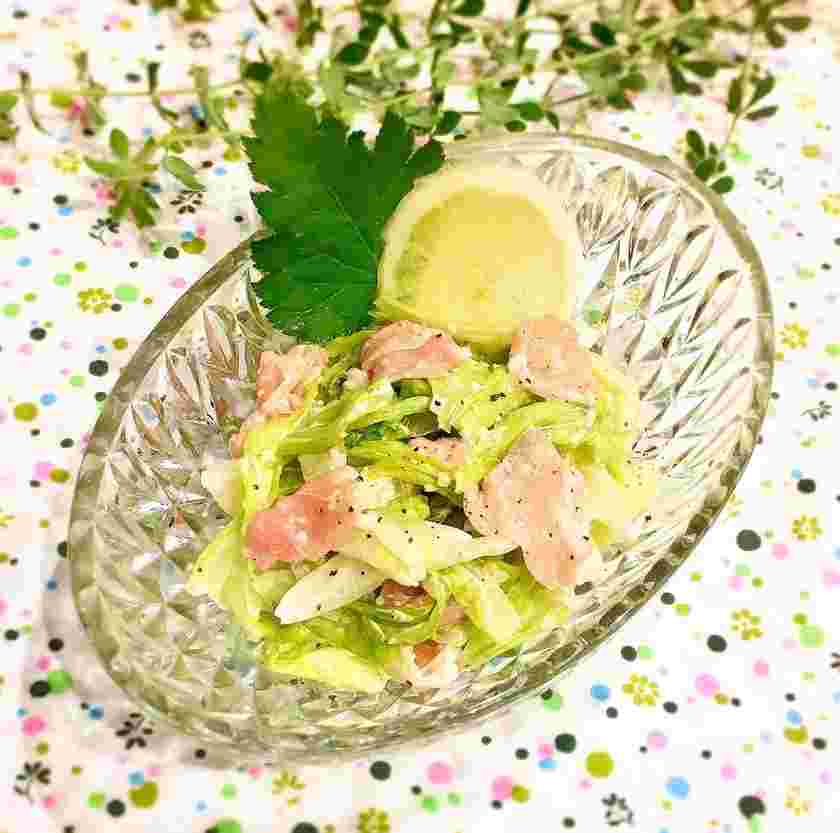 おつまみレシピの温キャベツと生ハムのシーザーサラダ
