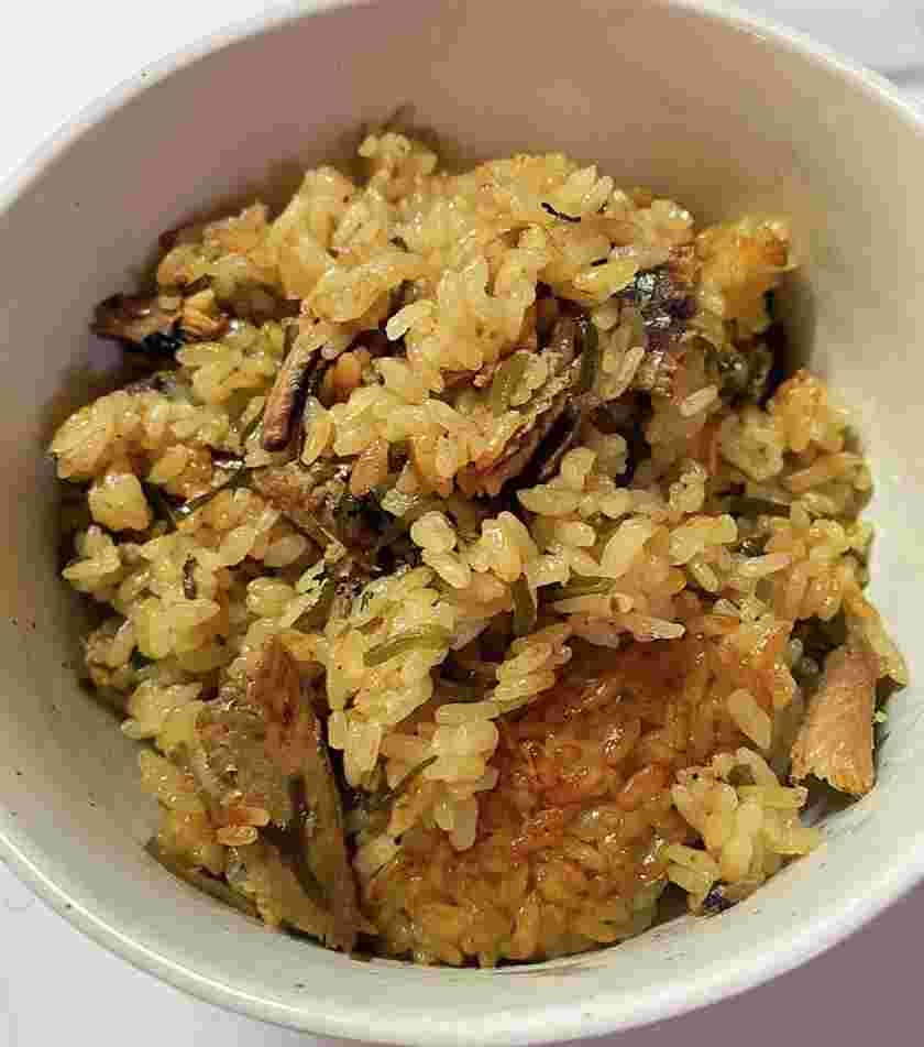 サンマのかば焼き缶とめんつゆの炊き込みご飯