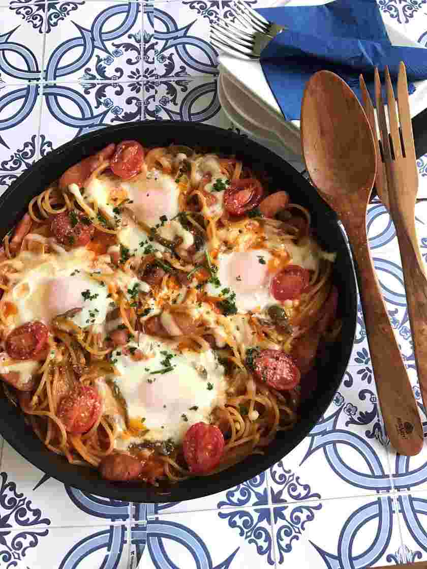 フライパンで作った簡単お昼ご飯のナポリタン