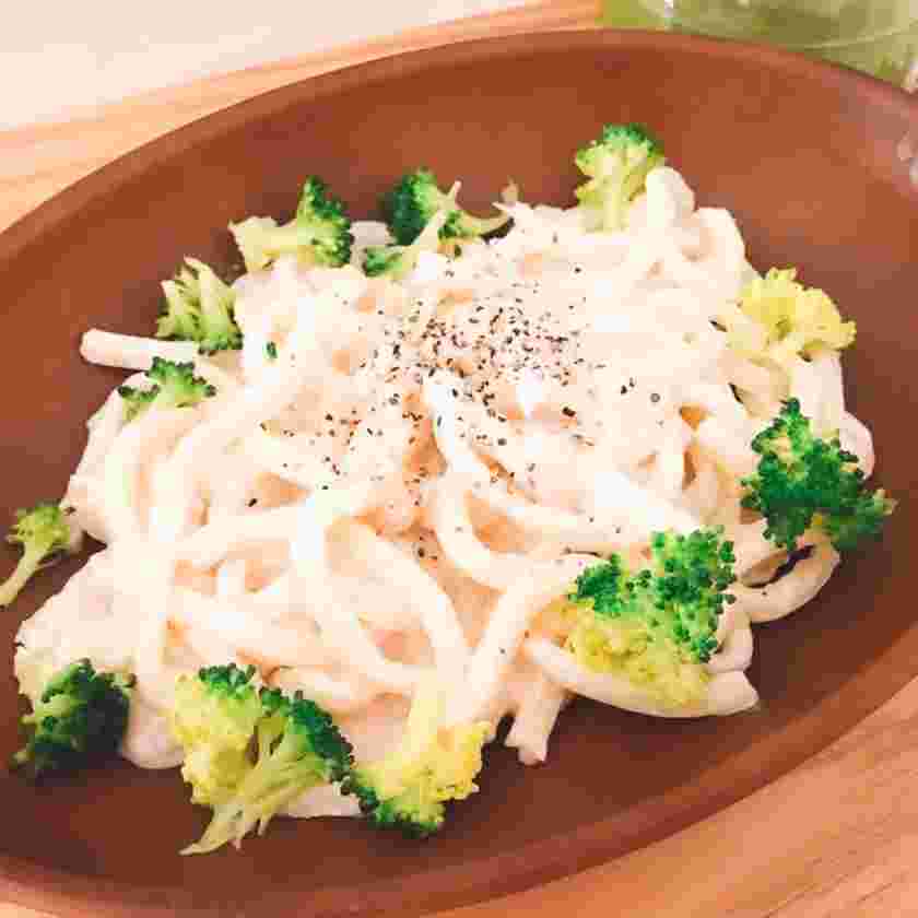 レンジで簡単に作るお昼ごはんの明太子うどん