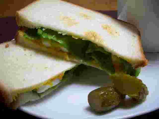 秋野菜を使ったカボチャとルッコラのサンドイッチ