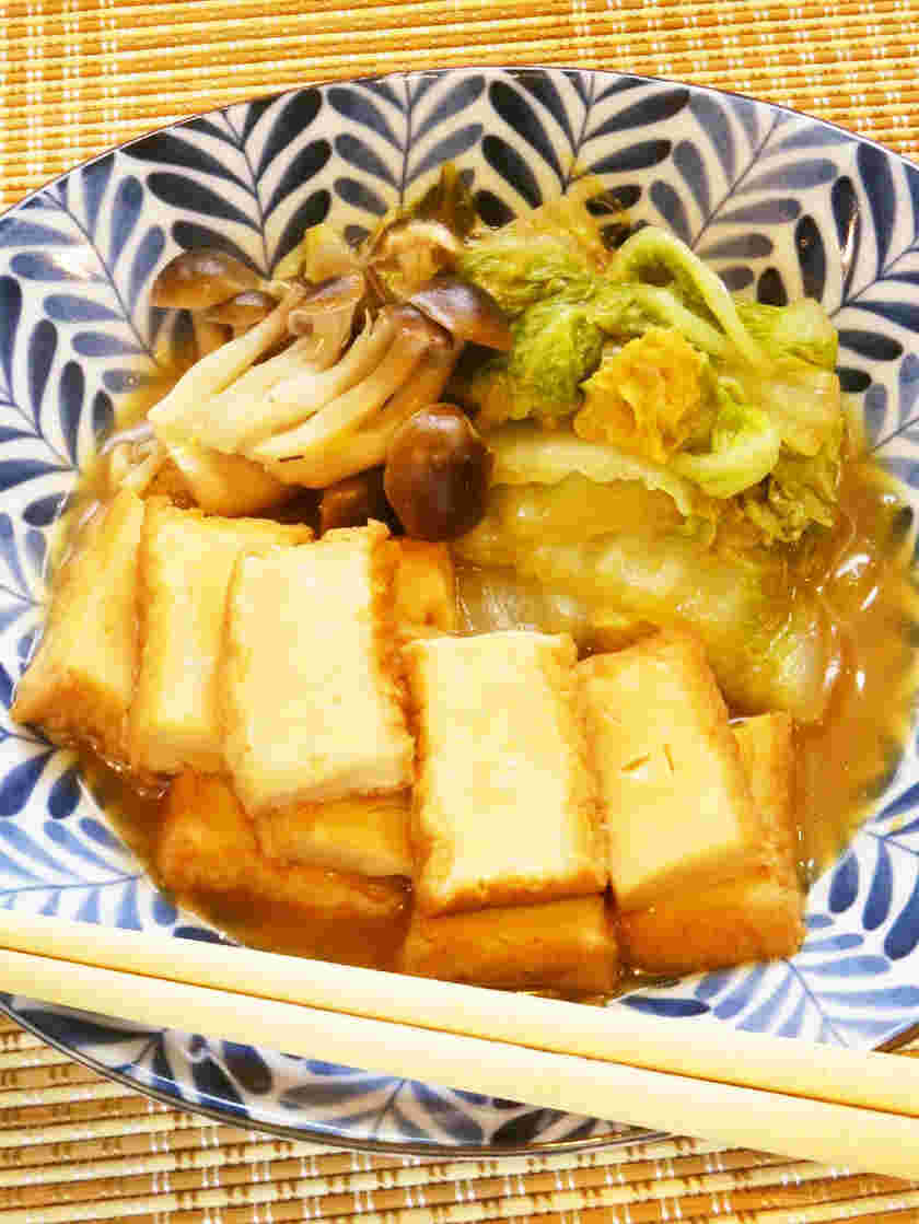 お昼ご飯におすすめのめんつゆで簡単に作れる白菜と厚揚げの煮物