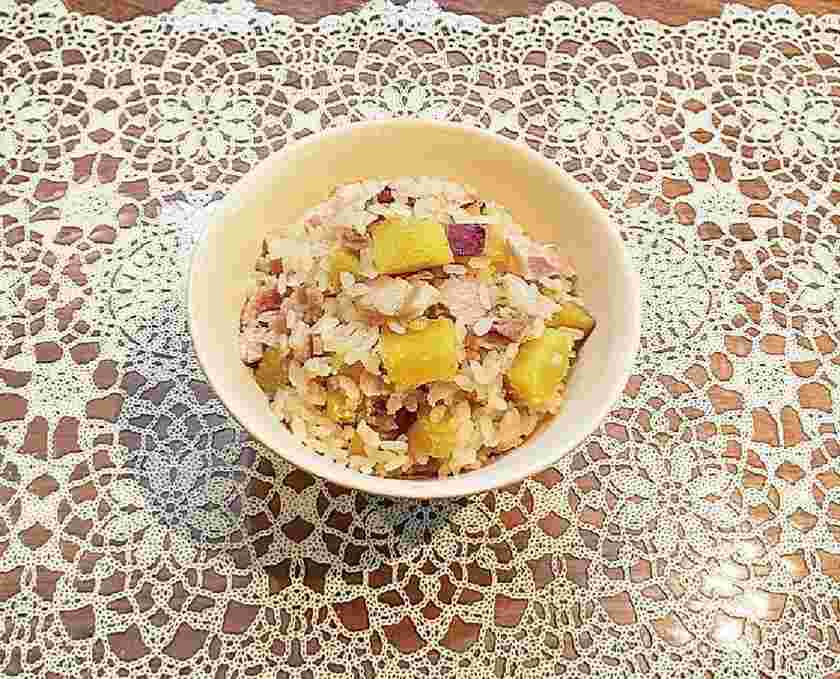 豚薄切り肉とさつまいもの炊き込みご飯