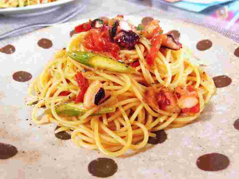 タコとトマトのパーティー用パスタ