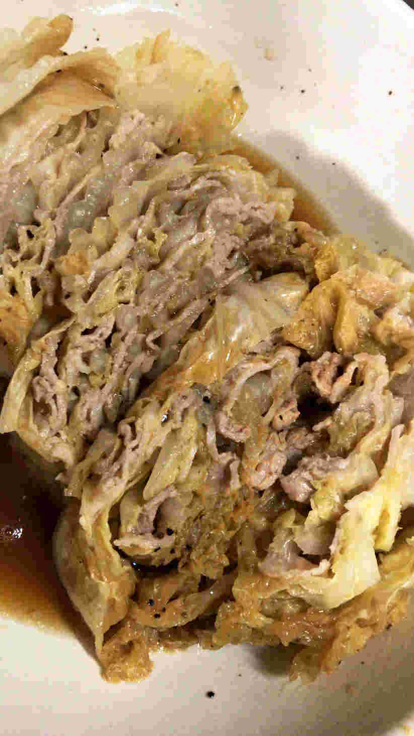 豚バラ肉を使ったとろとろニンニク醤油蒸し