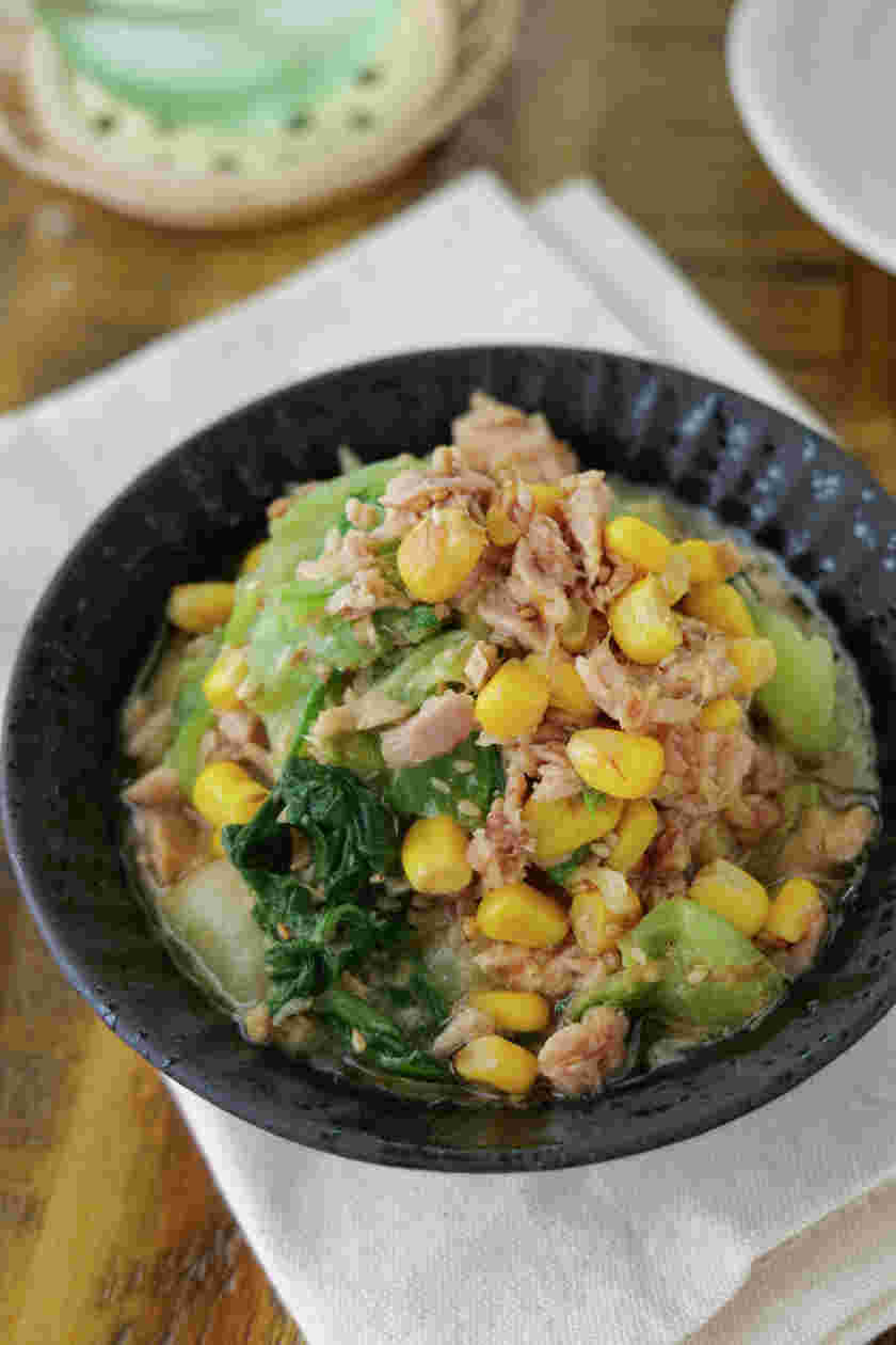 お酢を使ったチンゲン菜とツナ缶の和え物