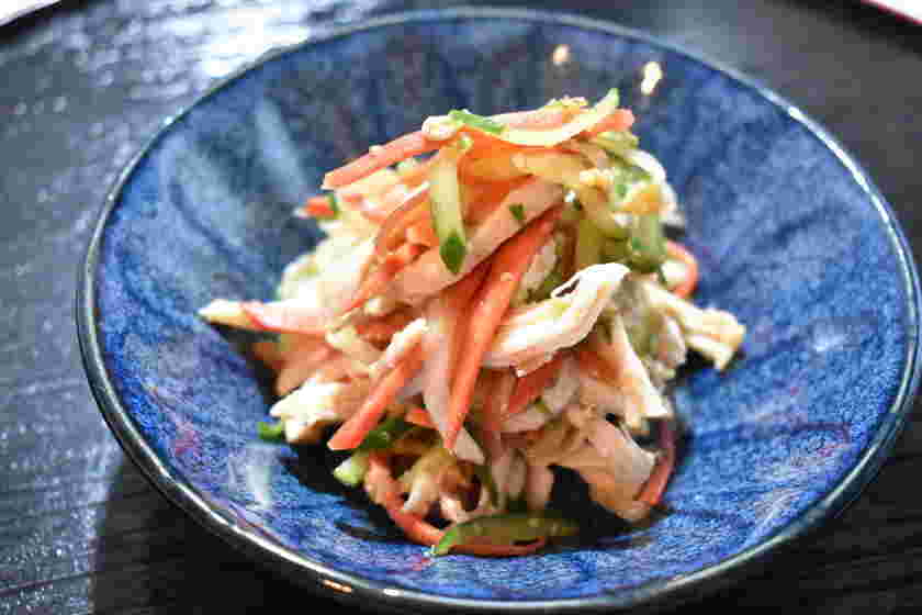 お酢を使った鶏と根菜の和え物
