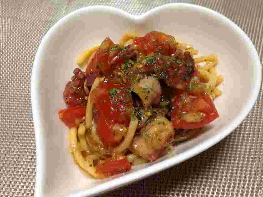 お酢を使ったタコとトマトの冷製パスタ