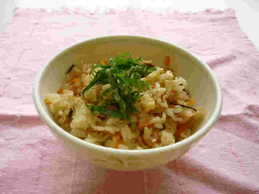 お酢を使ったさば缶の炊き込みご飯