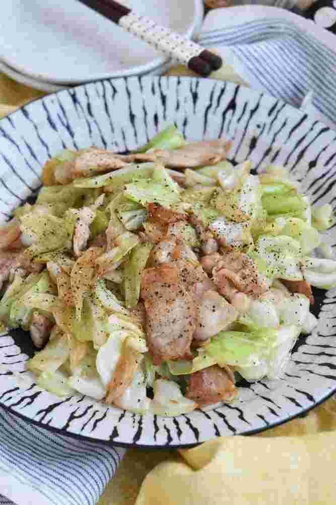 豚バラ肉とキャベツのやみつき塩ダレ炒め