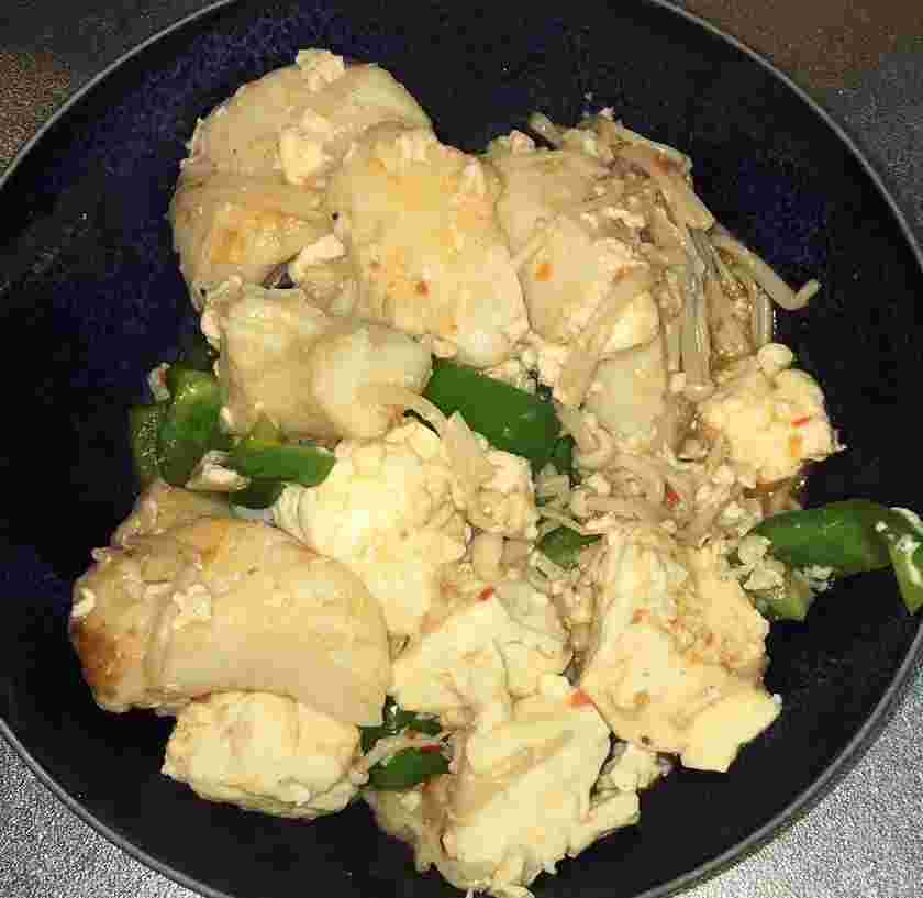 白身魚と豆腐のピリ辛煮込み