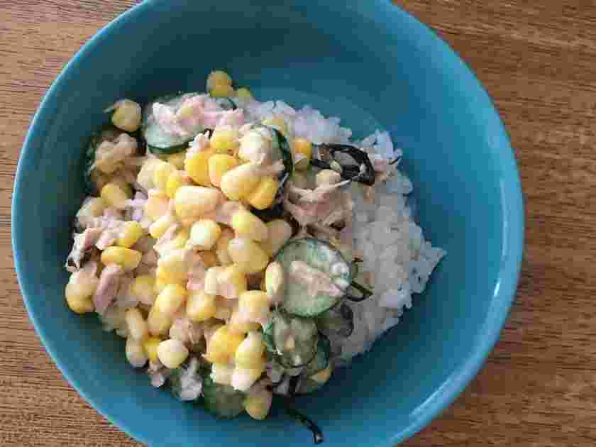塩昆布を使ったツナとコーンの寿司丼