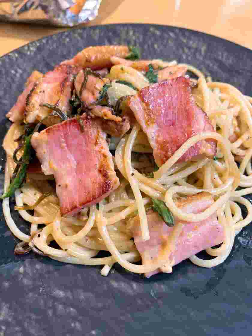 塩昆布を使ったイカの塩辛カルボナーラ風クリームパスタ