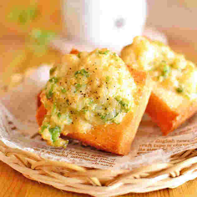 大豆ピューレと海老の揚げパン