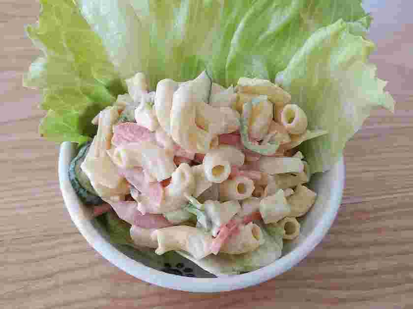 カレーに合う副菜のりんご入りマカロニサラダ