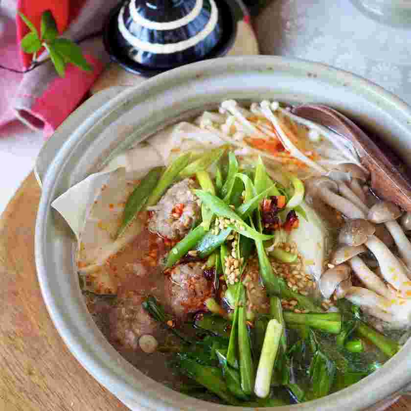 おかずレシピの豆腐を使った具沢山のワンタンスープ