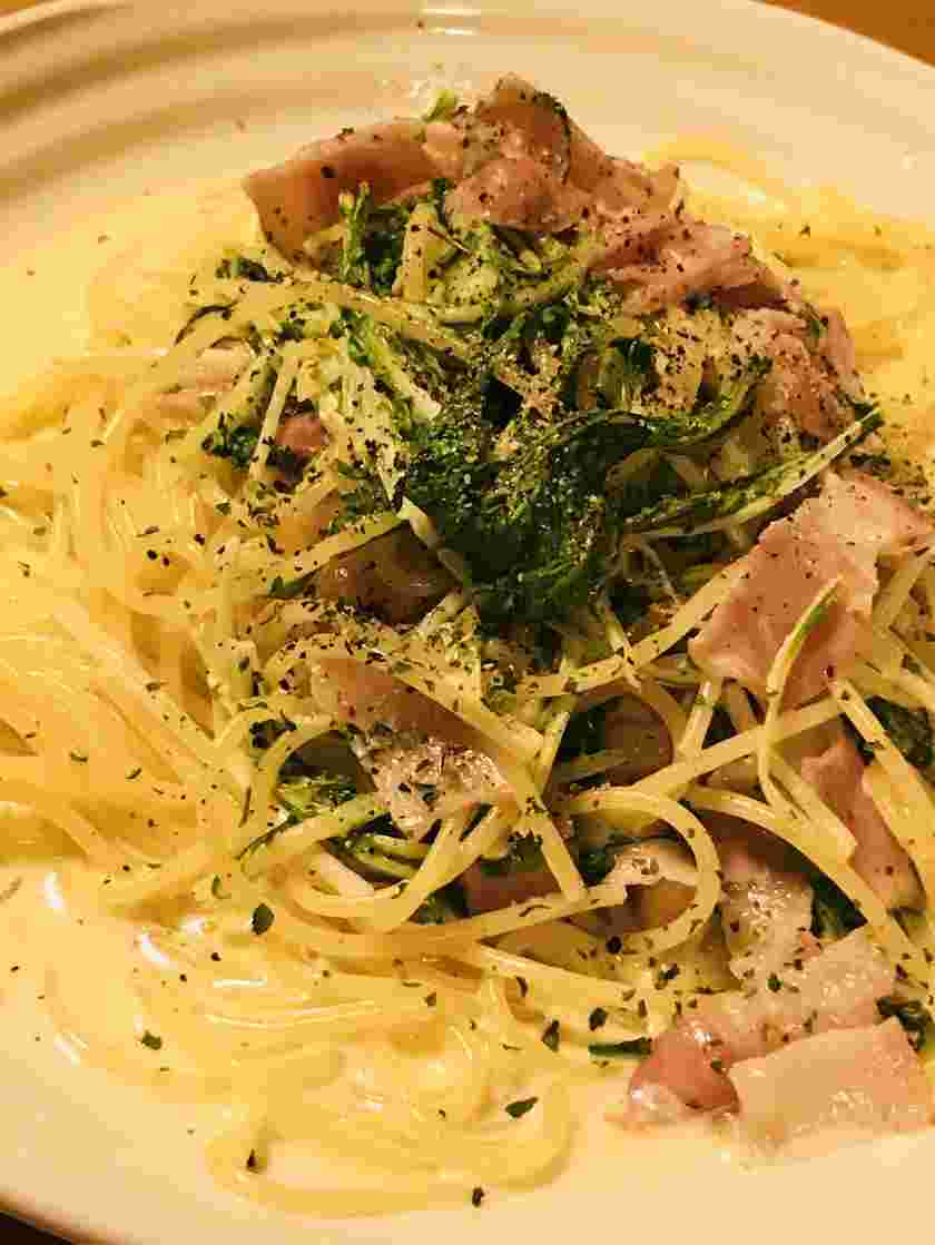 ベーコンと水菜のクリームパスタ