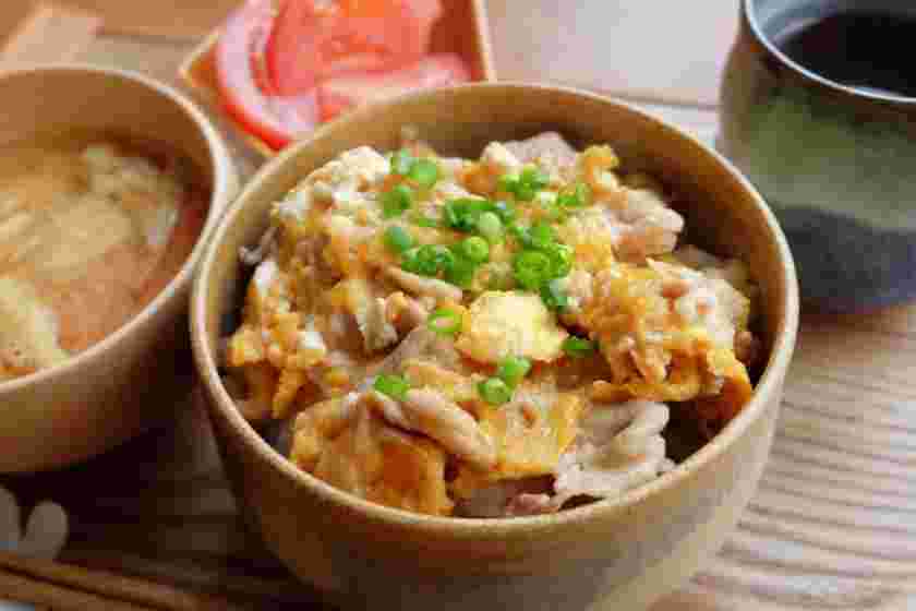 とろとろ卵の豚こま丼