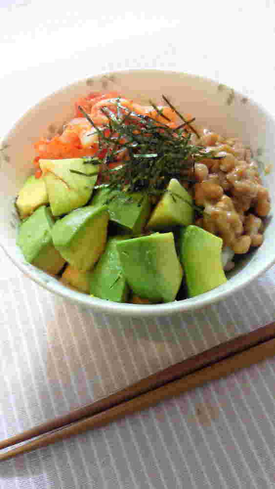 3色のネバネバ丼