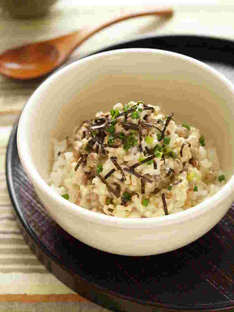 鶏そぼろのネバネバ丼