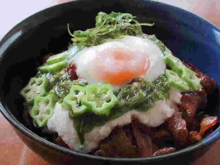 豚バラ肉のネバネバ丼