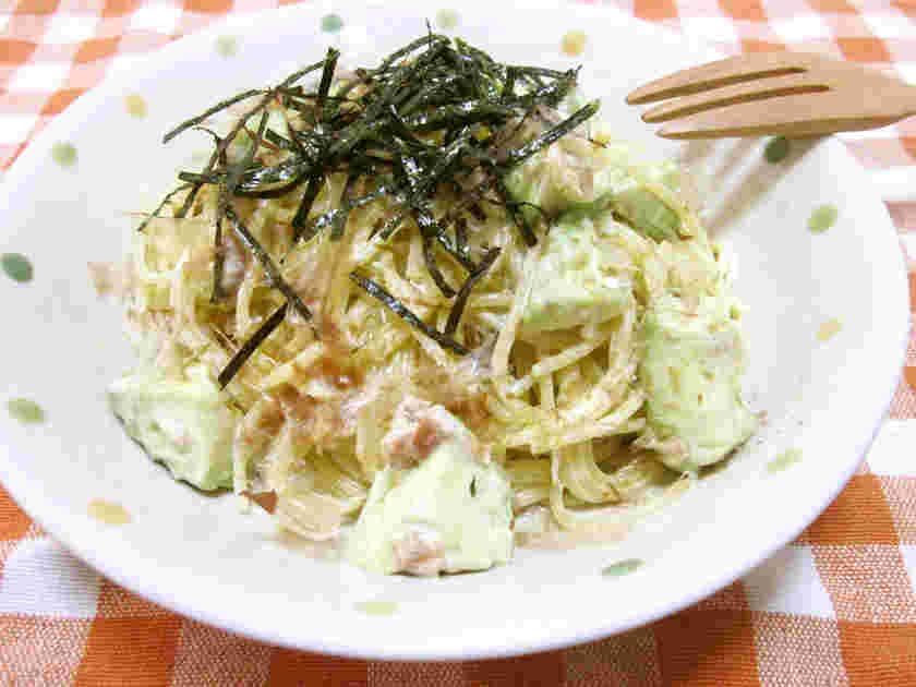 梅のアボカドパスタ