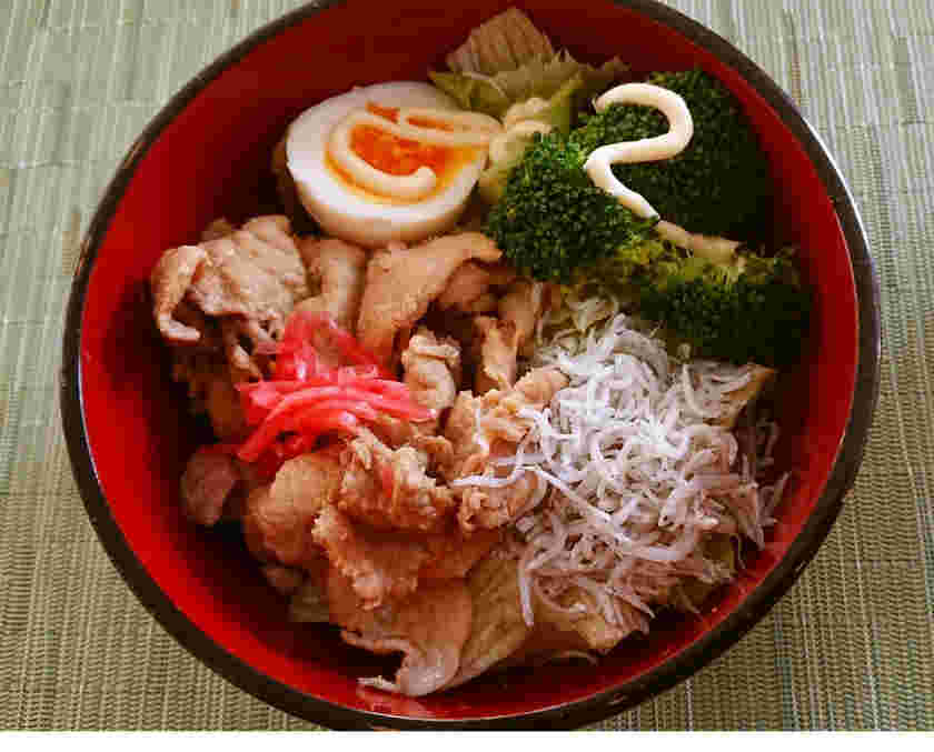 しらすとブロッコリーと豚肉の丼ぶり