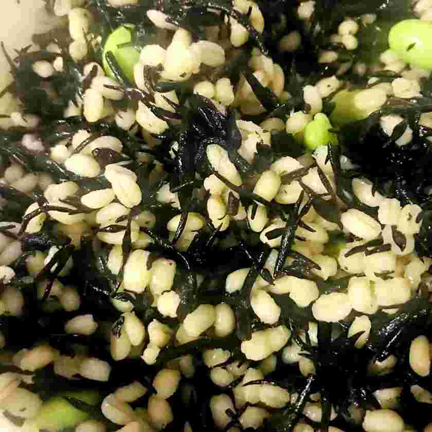 もち麦とひじきと枝豆のサラダ